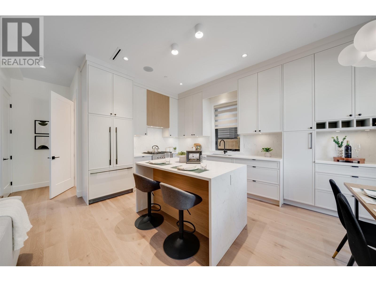 1 878 E 37TH AVENUE, Vancouver real estate listing R2992194
