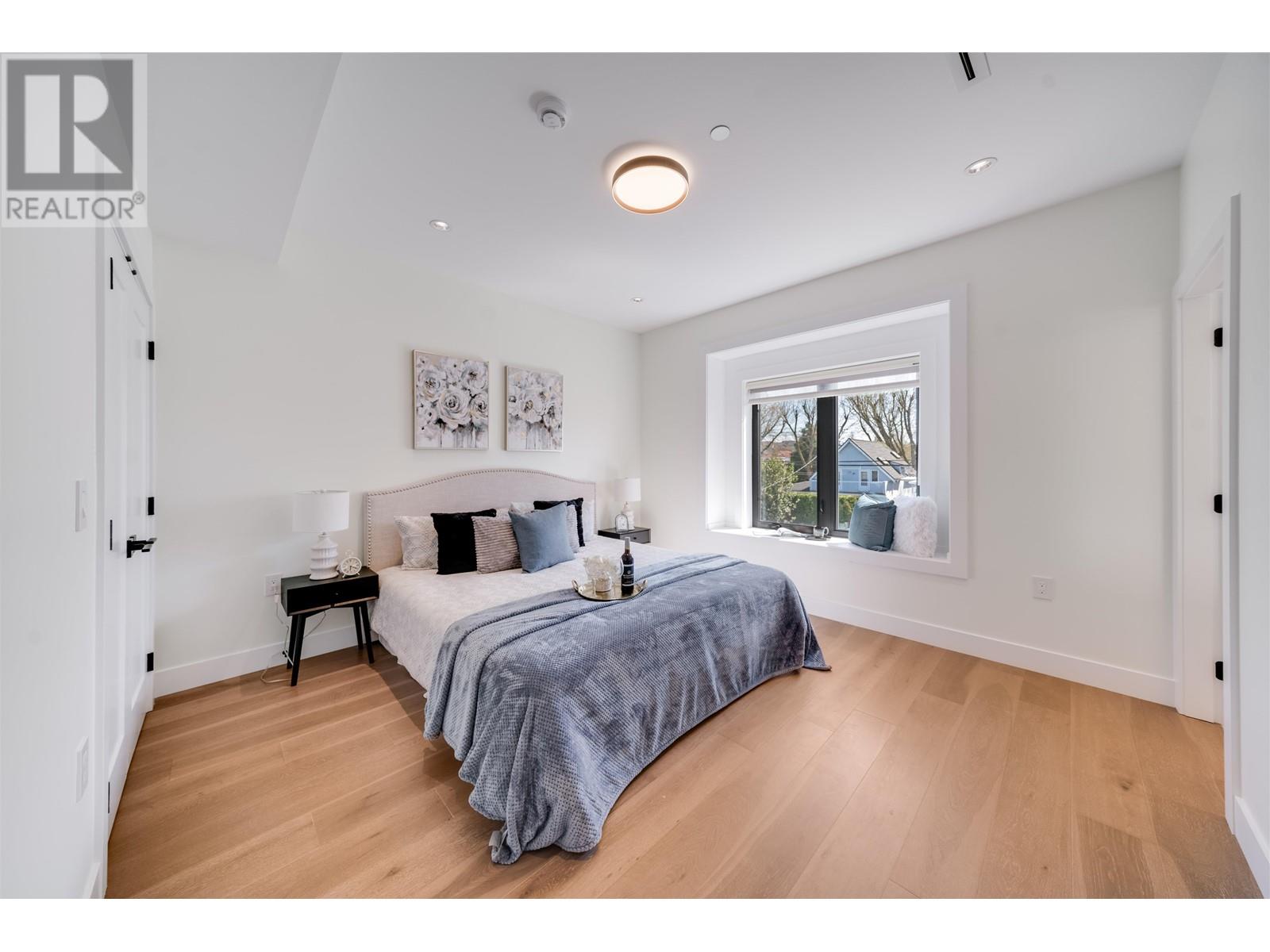 1 878 E 37TH AVENUE, Vancouver real estate listing R2992194