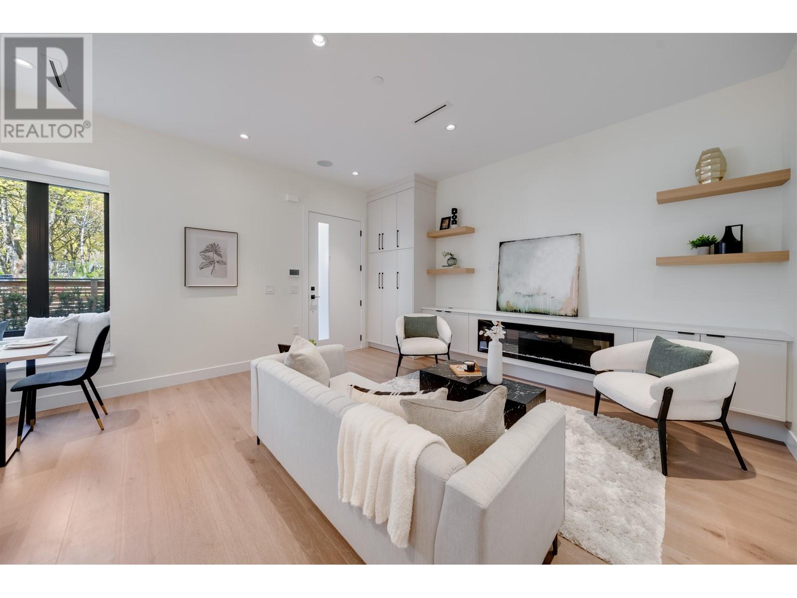1 878 E 37TH AVENUE, Vancouver real estate listing R2992194
