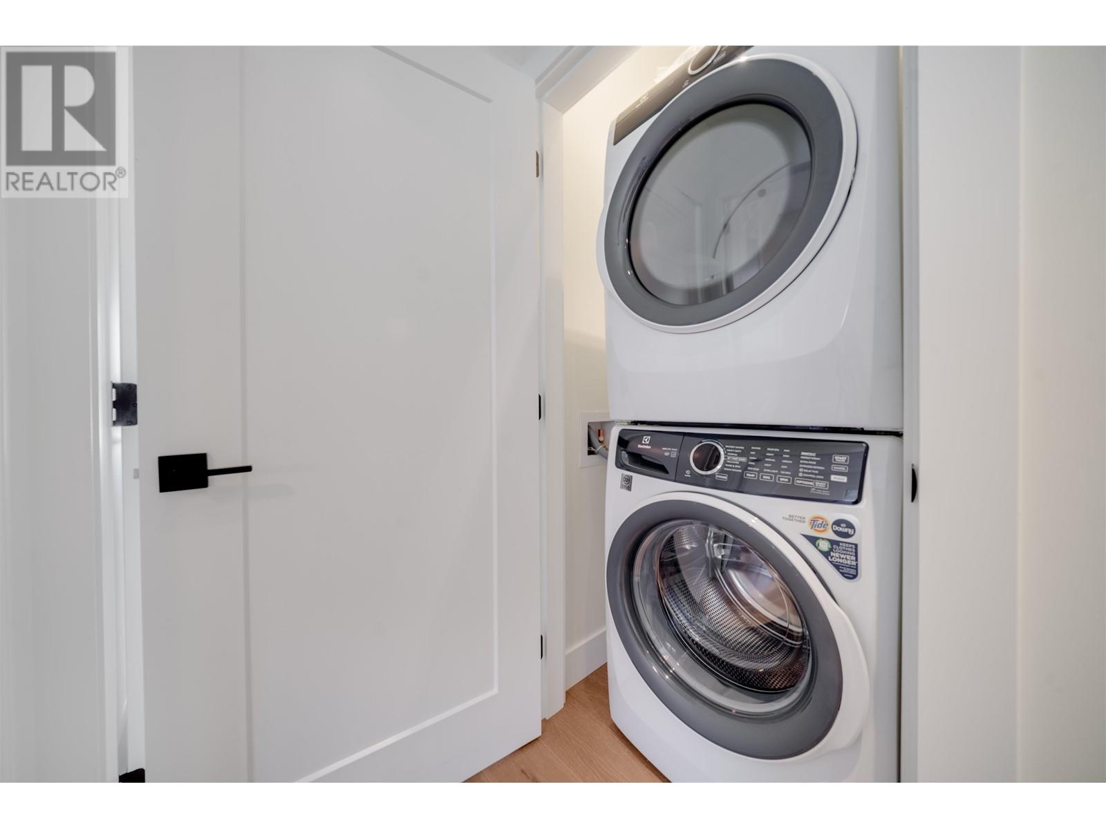 1 878 E 37TH AVENUE, Vancouver real estate listing R2992194