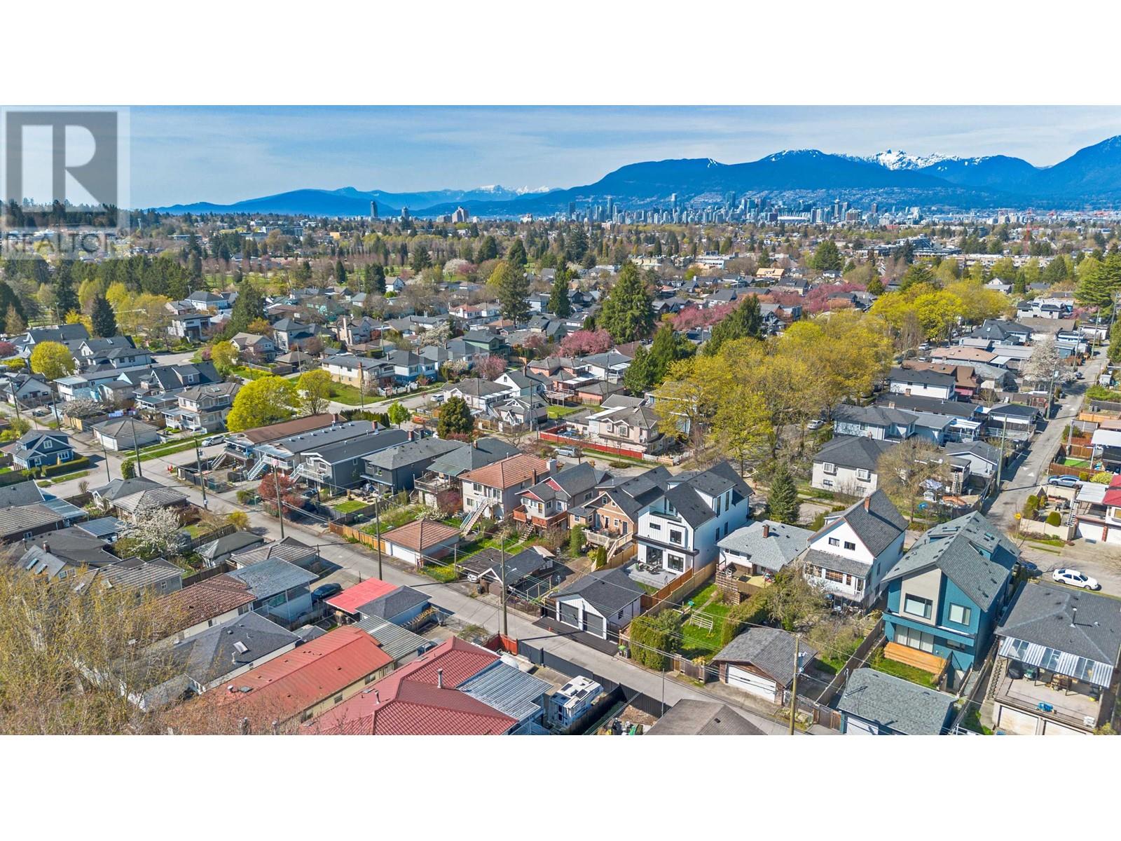 1 878 E 37TH AVENUE, Vancouver real estate listing R2992194