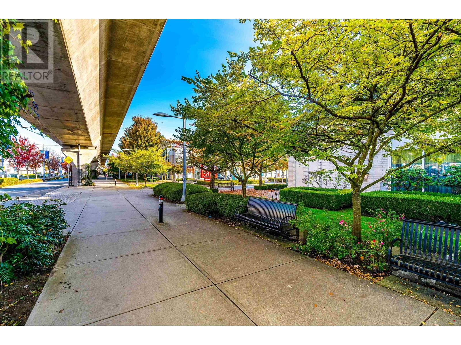 Photo 9 of 101 4600 No 3 Road, Richmond BC