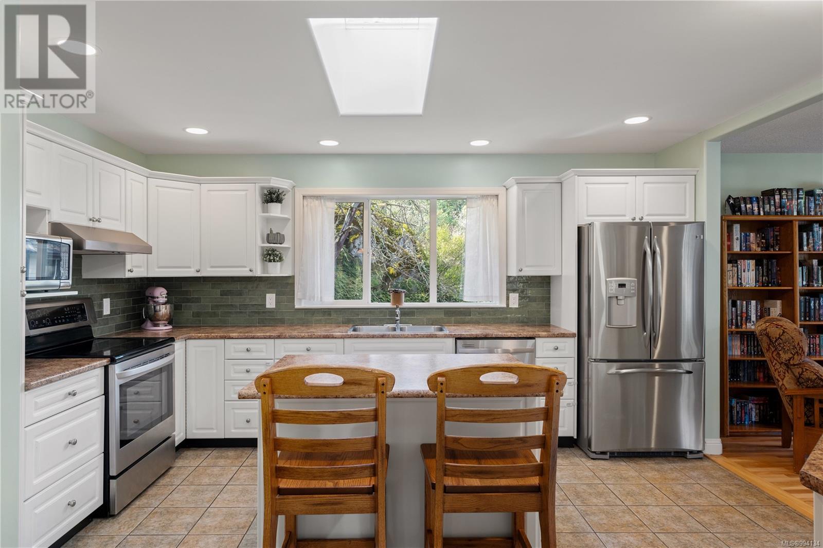  2610 Selwyn Road, Langford