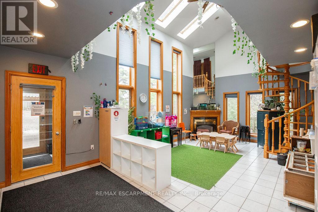Photo 8 of 144 Wilson Street E, Hamilton ON