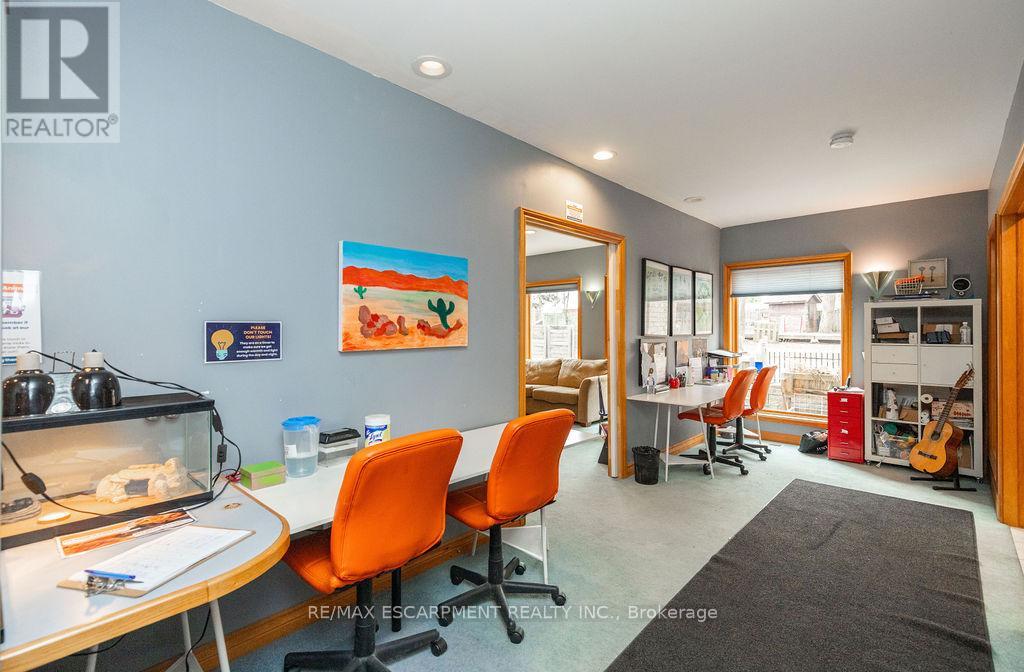 Photo 32 of 144 Wilson Street E, Hamilton ON