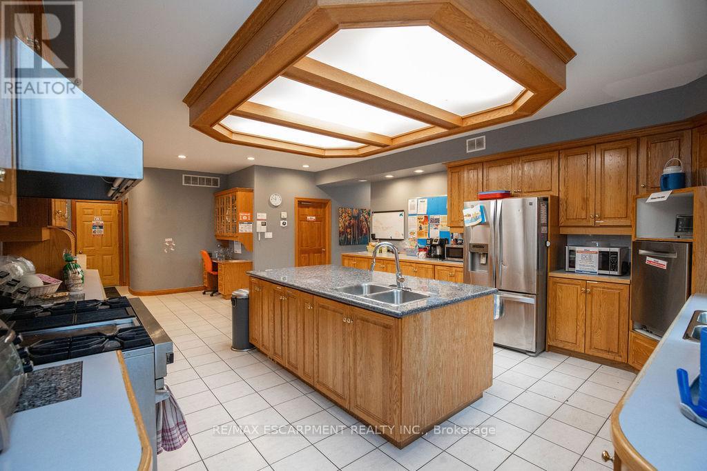 Photo 35 of 144 Wilson Street E, Hamilton ON