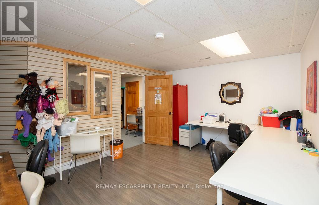 Photo 19 of 144 Wilson Street E, Hamilton ON