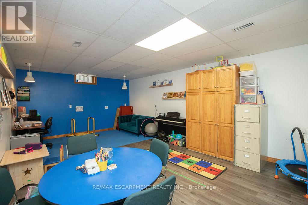 Photo 33 of 144 Wilson Street E, Hamilton ON