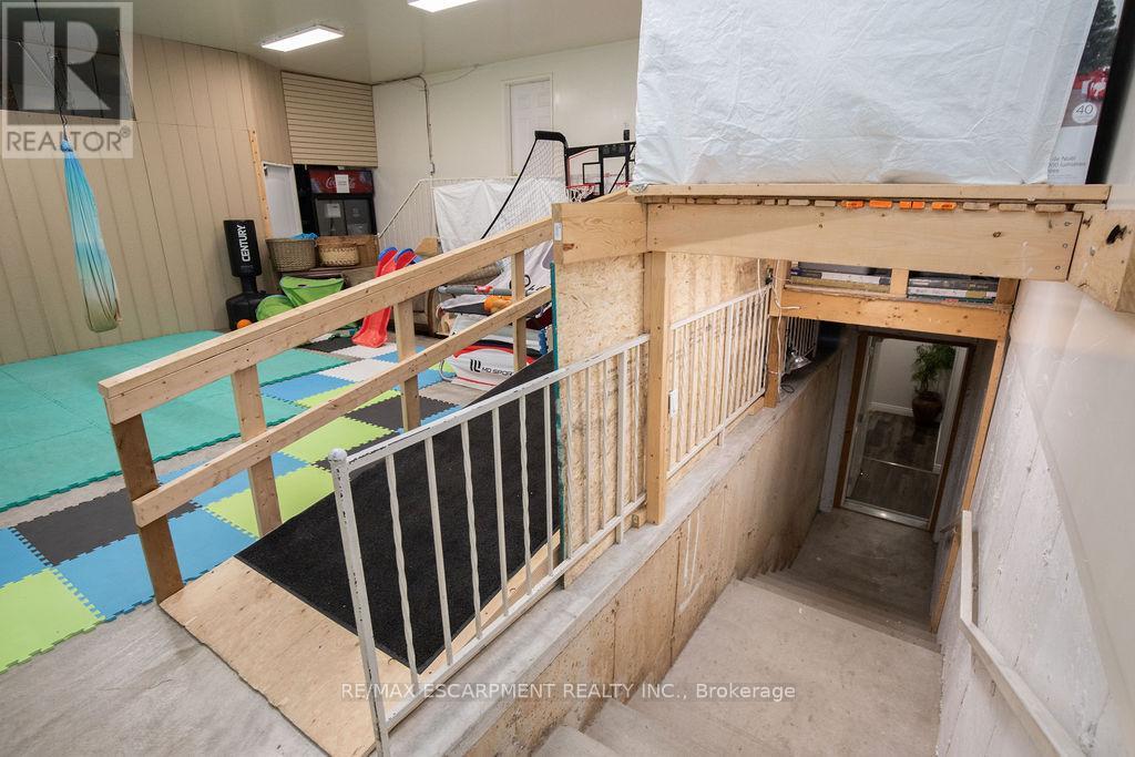 Photo 28 of 144 Wilson Street E, Hamilton ON