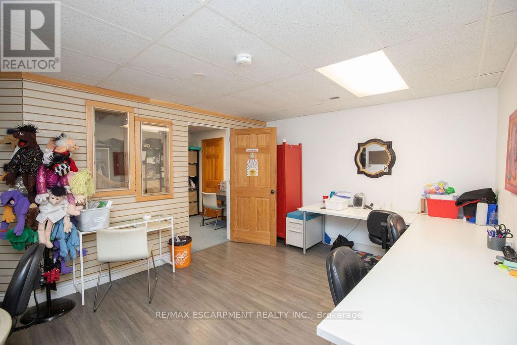 Photo 38 of 144 Wilson Street E, Hamilton ON