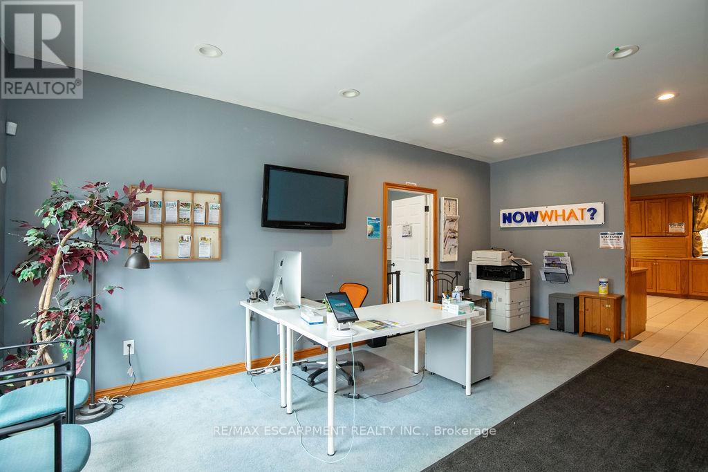 Photo 37 of 144 Wilson Street E, Hamilton ON