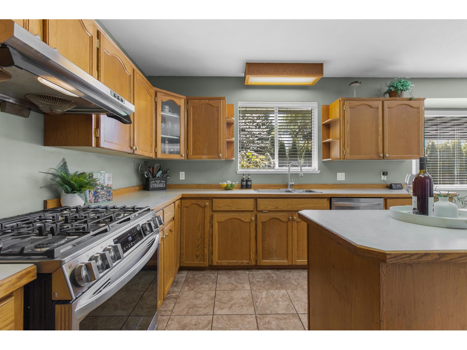 Photo 14 of 13396 61 Avenue, Surrey BC