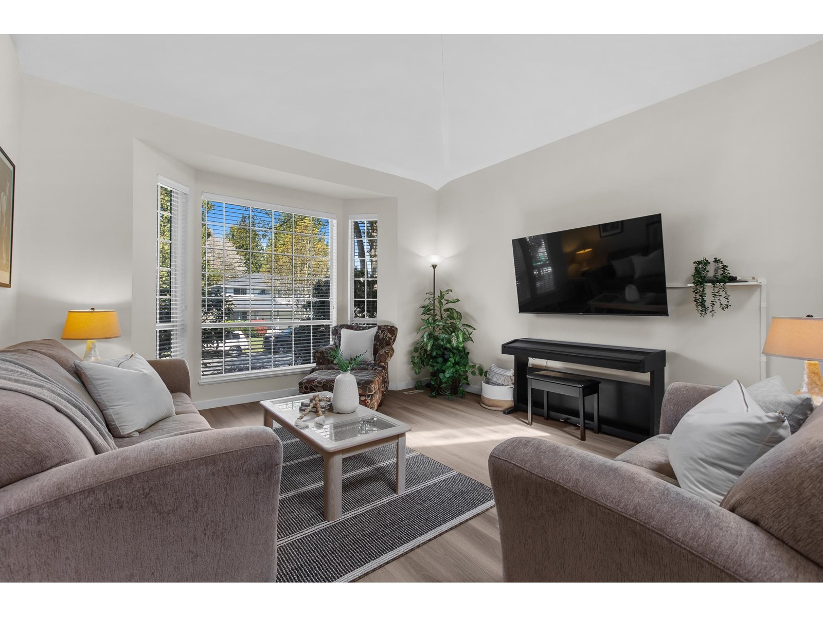 Photo 8 of 13396 61 Avenue, Surrey BC