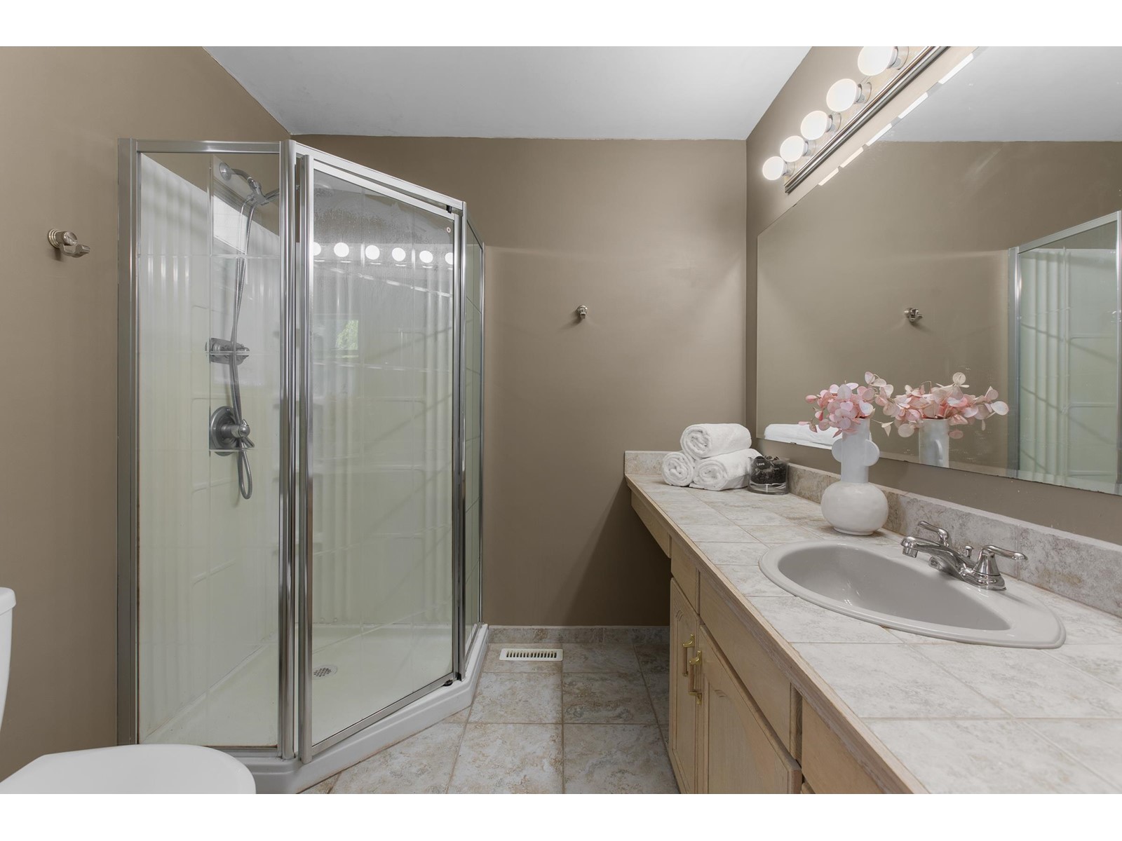 Photo 25 of 13396 61 Avenue, Surrey BC