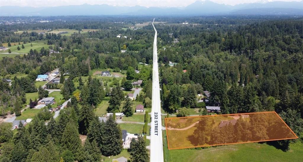 Photo 3 of 4708 232 Street, Langley BC