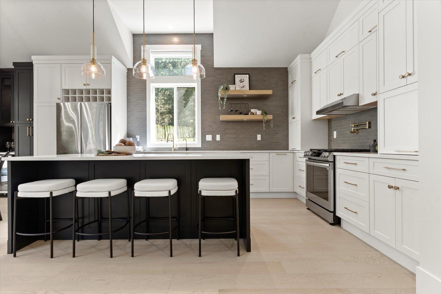 103 1880 COLUMBIA VALLEY ROAD, Cultus Lake South, Lindell Beach