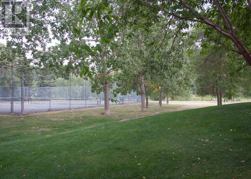 Single Family House 4 Level for Sale in  Point Mckay Gardens NW Point McKay Calgary 