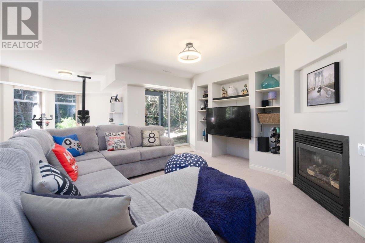 1158 STRATHAVEN DRIVE, North Vancouver