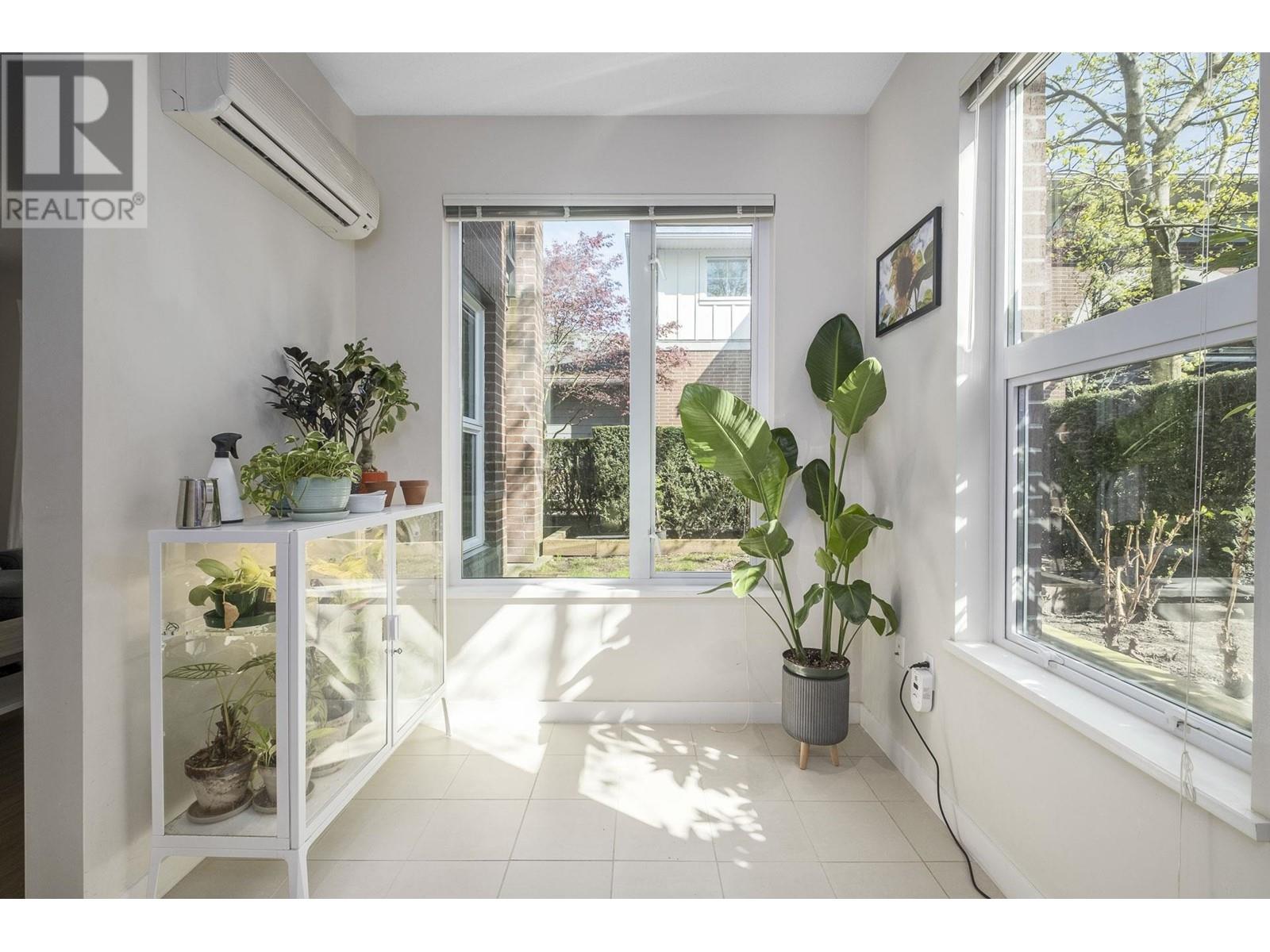 121 9399 ODLIN ROAD, Richmond real estate listing R2992373