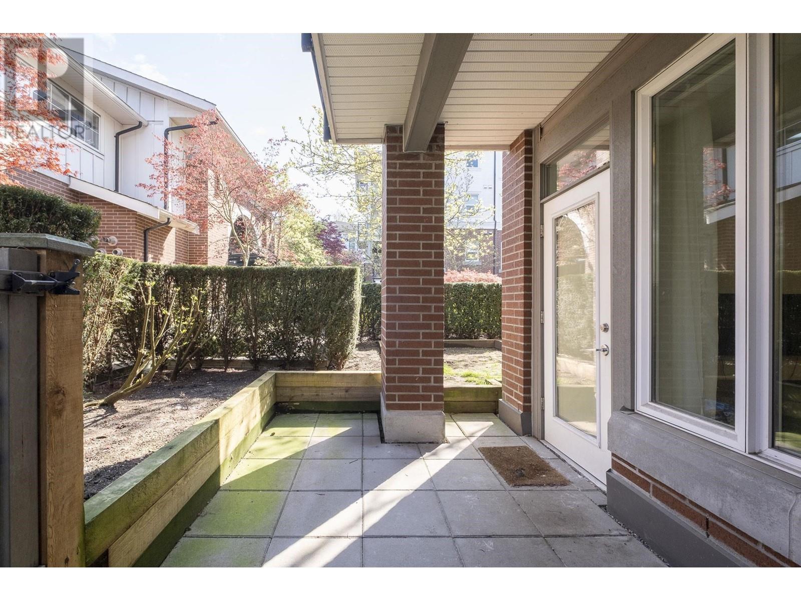 121 9399 ODLIN ROAD, Richmond real estate listing R2992373