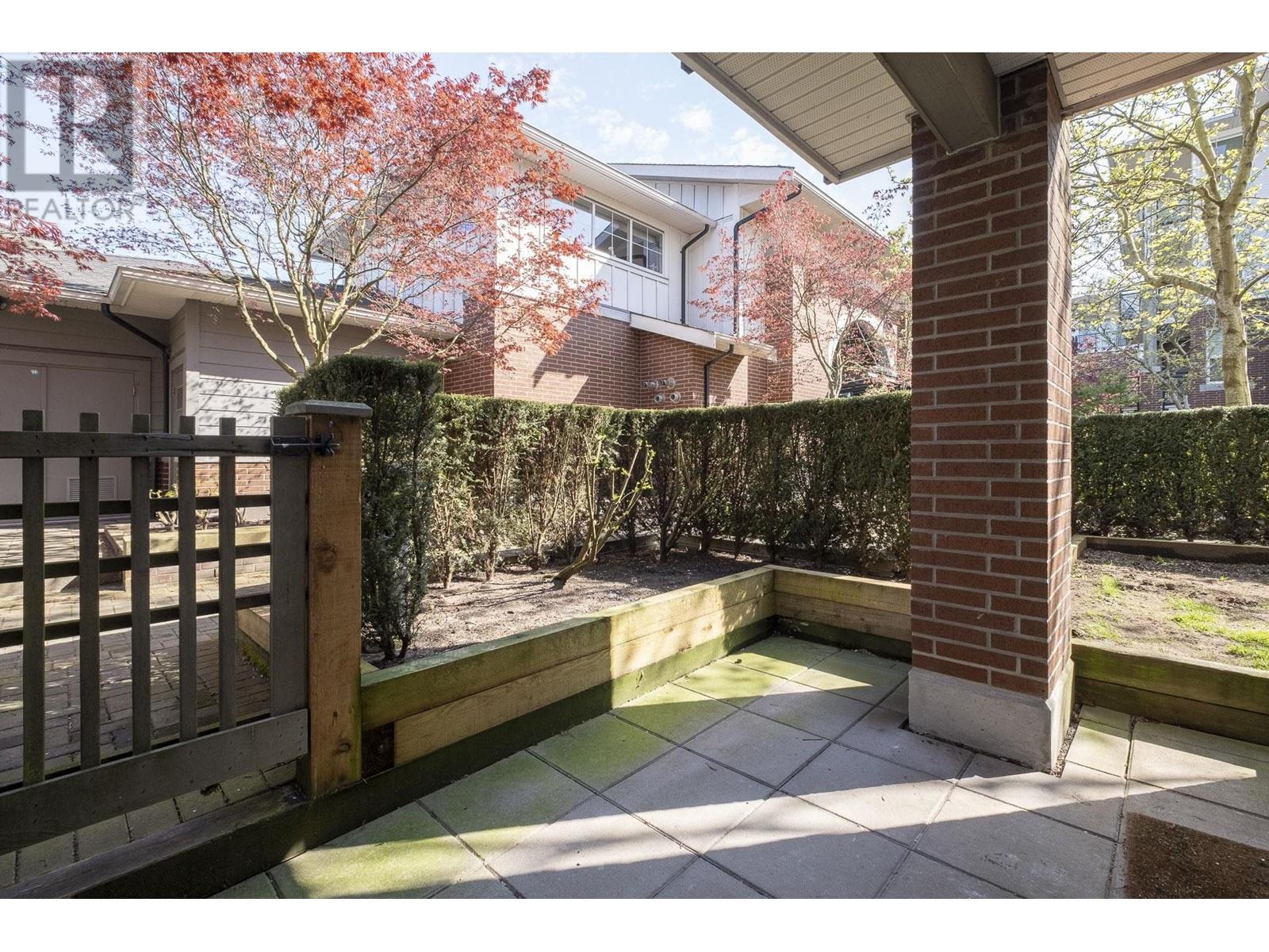 121 9399 ODLIN ROAD, Richmond real estate listing R2992373