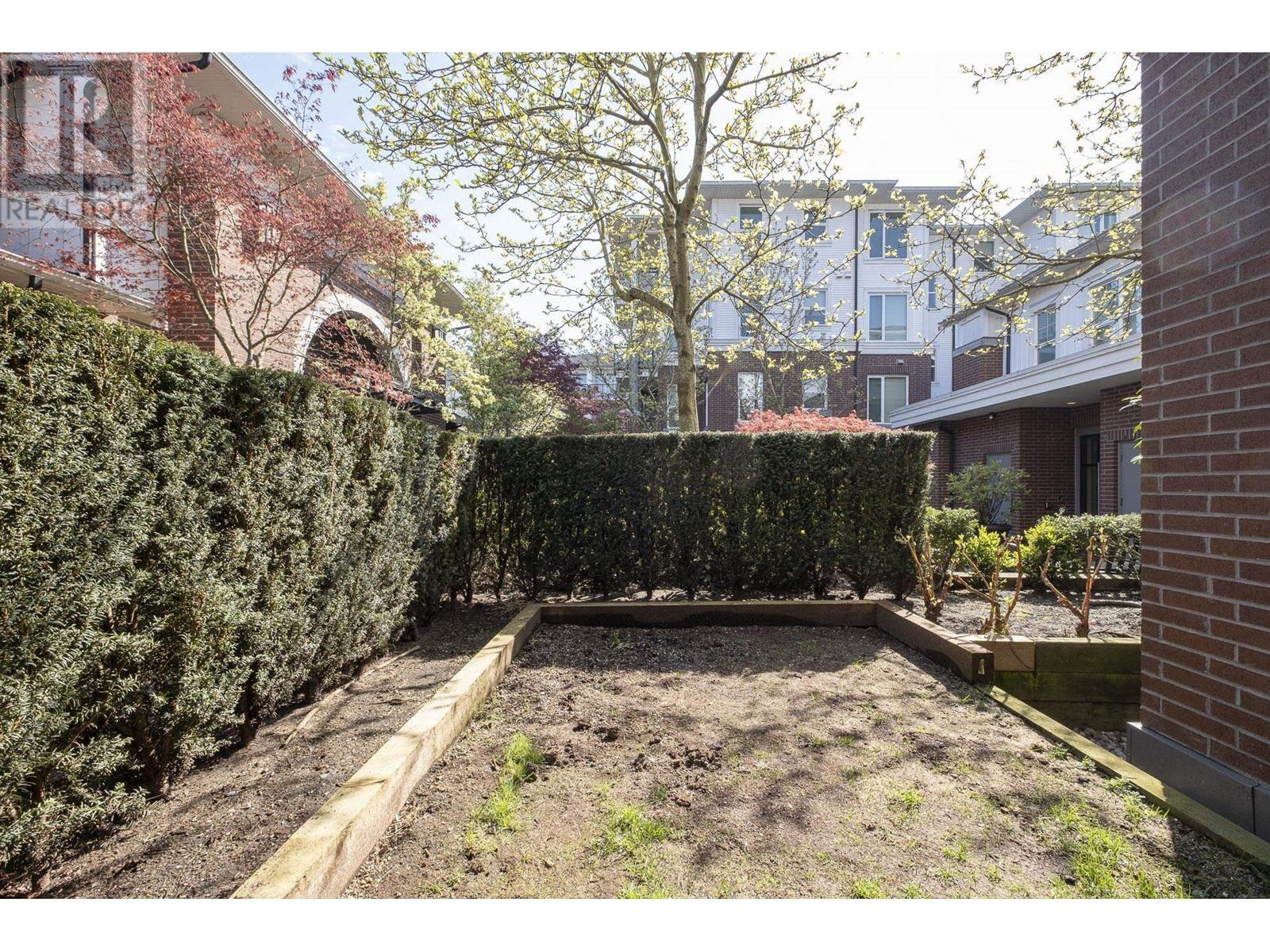 121 9399 ODLIN ROAD, Richmond real estate listing R2992373