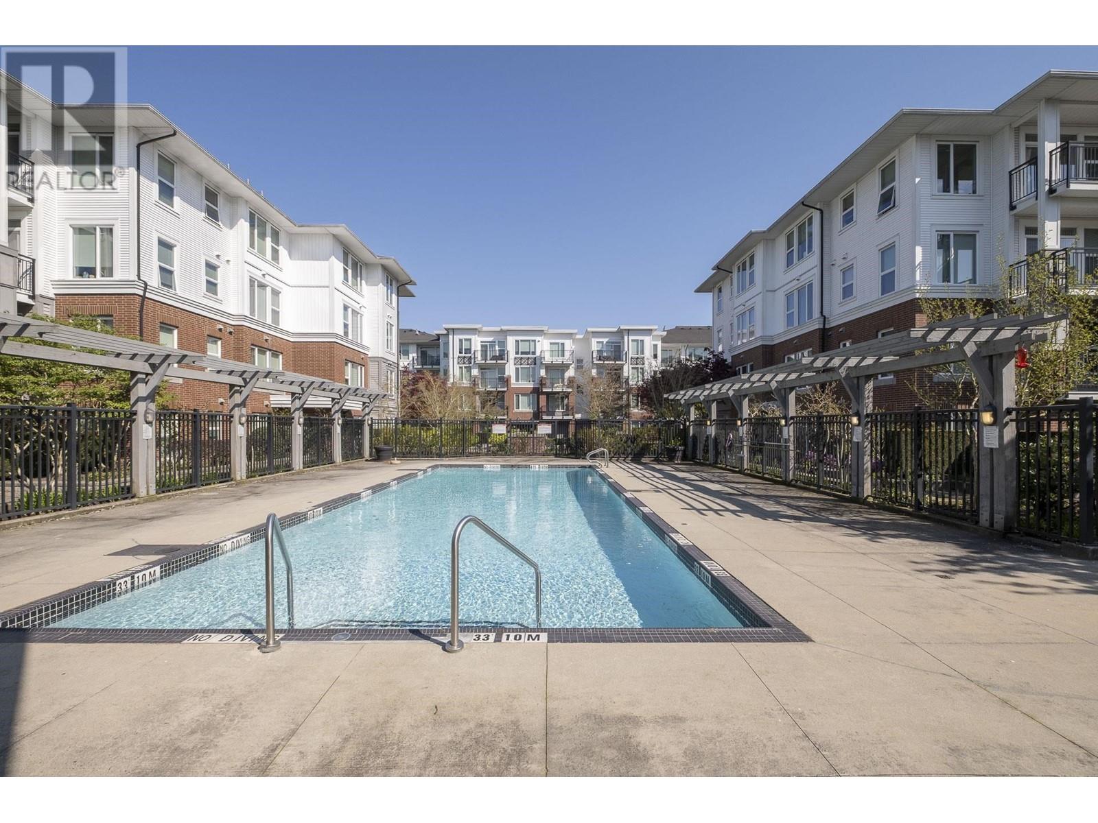 121 9399 ODLIN ROAD, Richmond real estate listing R2992373