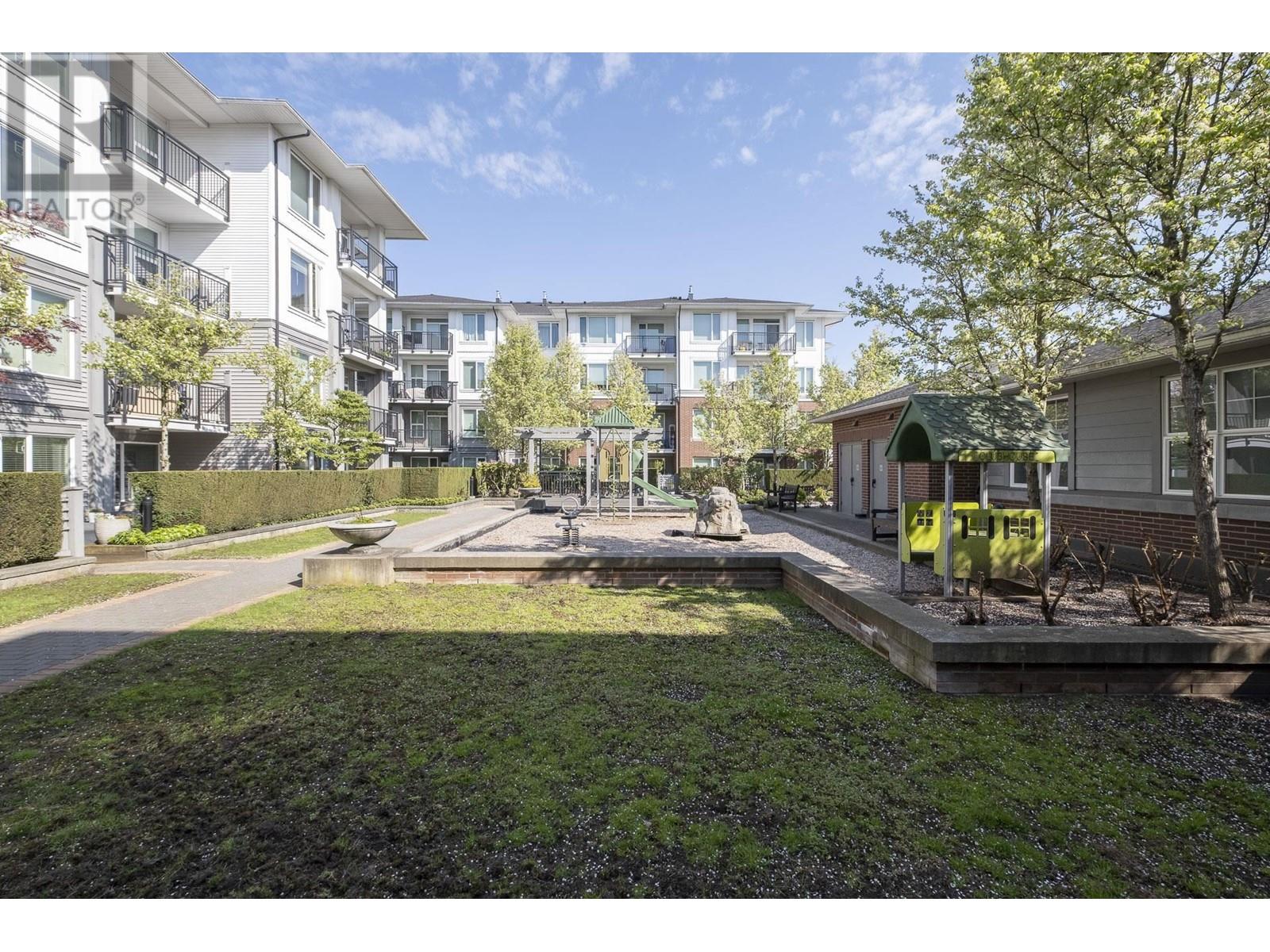 121 9399 ODLIN ROAD, Richmond real estate listing R2992373