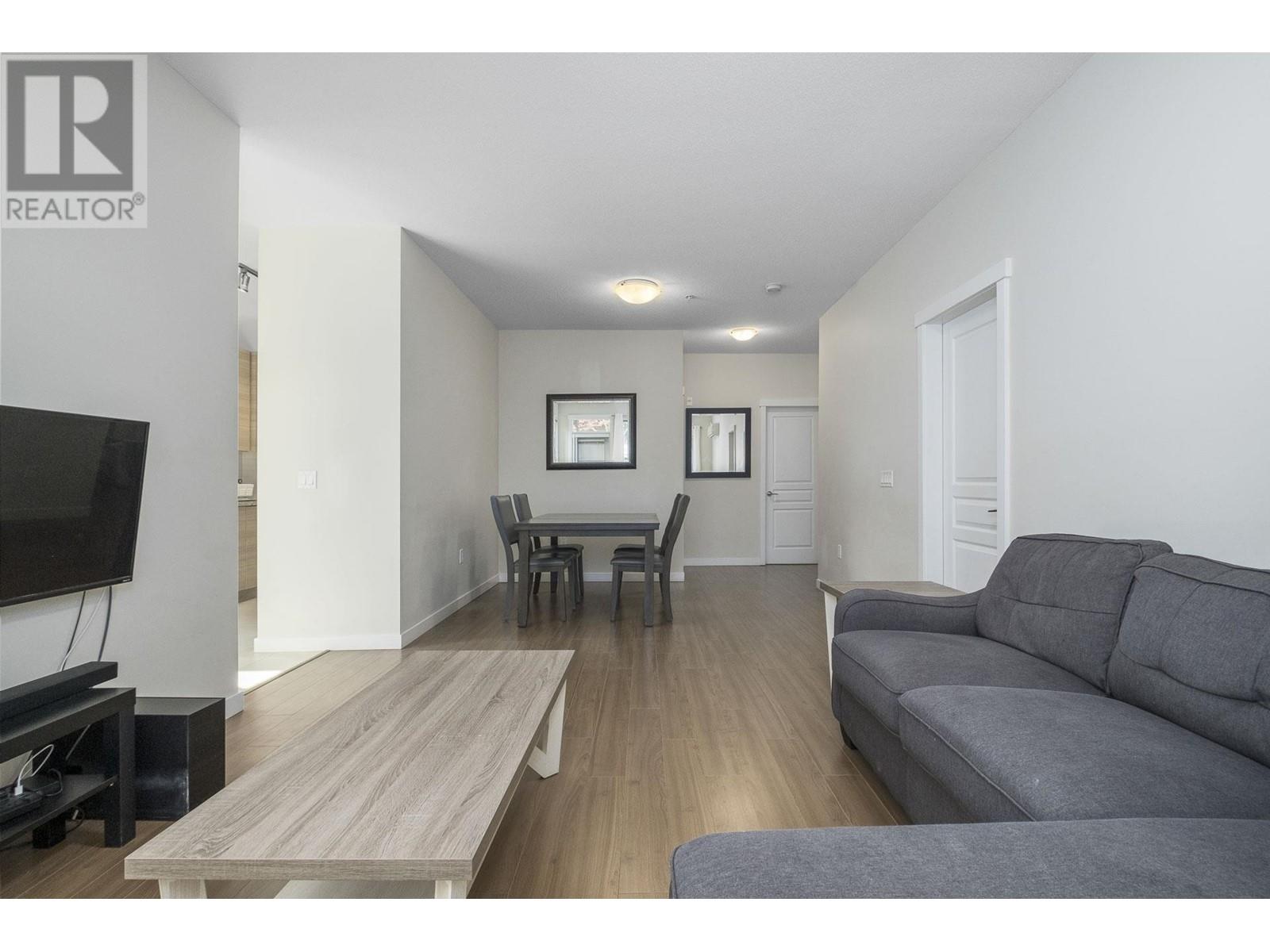 121 9399 ODLIN ROAD, Richmond real estate listing R2992373