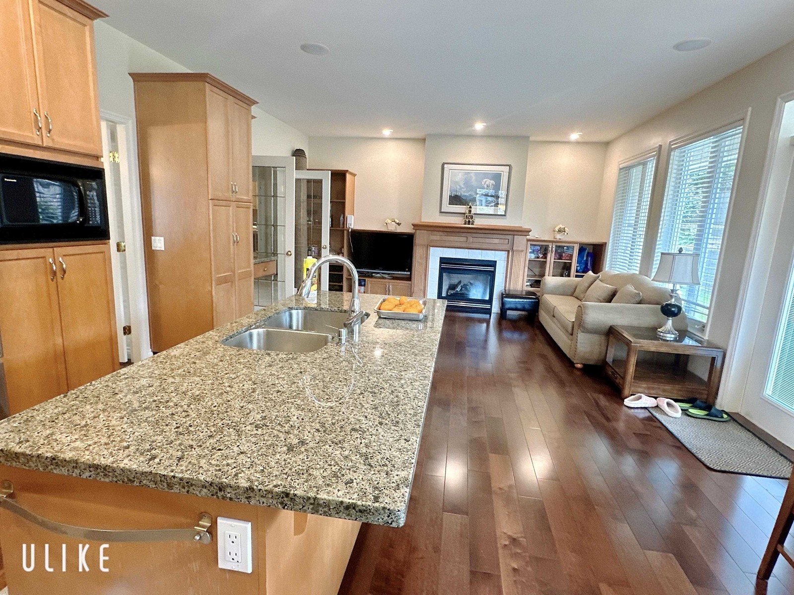 Photo 5 of 9493 163 Street, Surrey BC