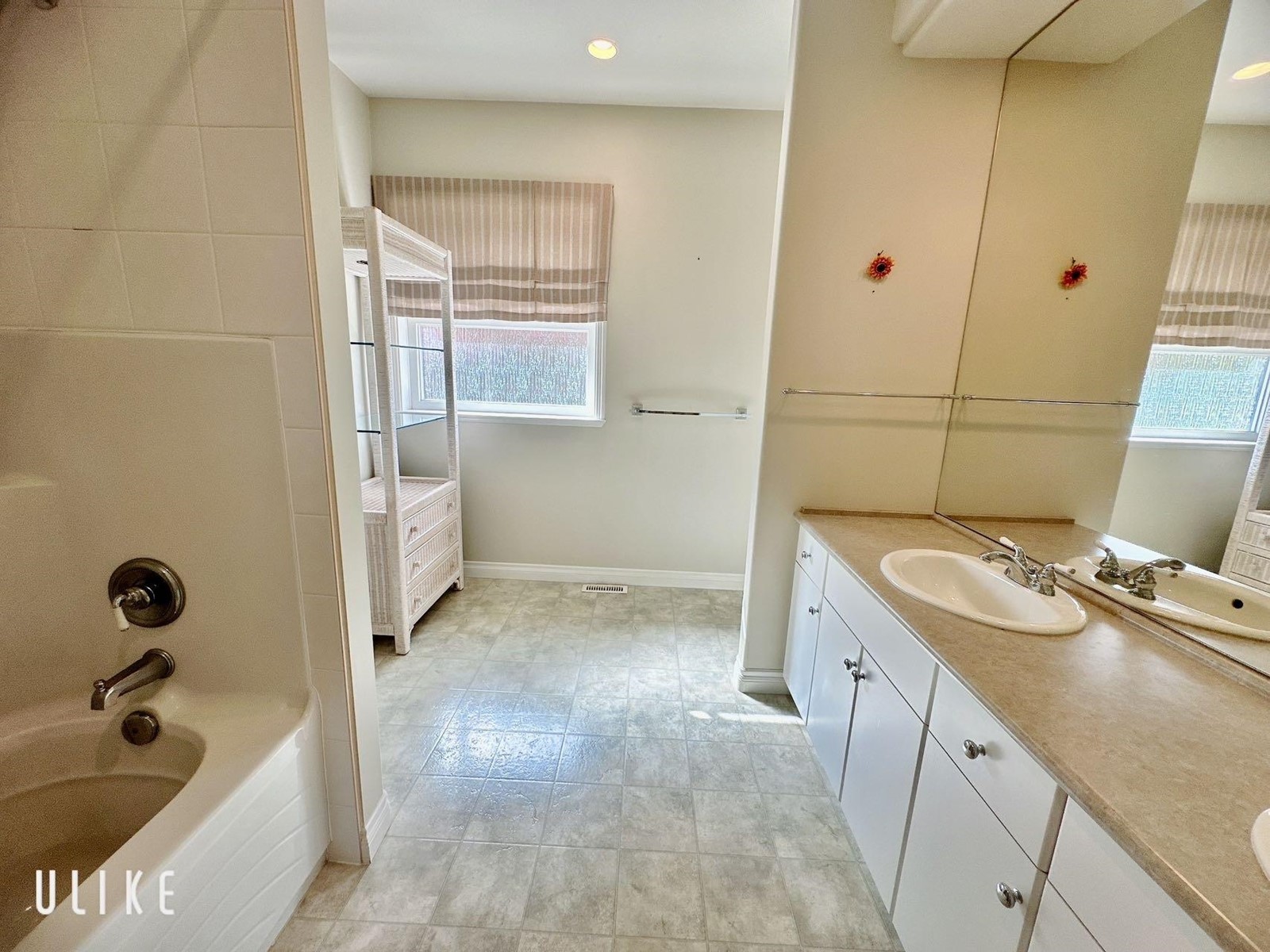 Photo 22 of 9493 163 Street, Surrey BC
