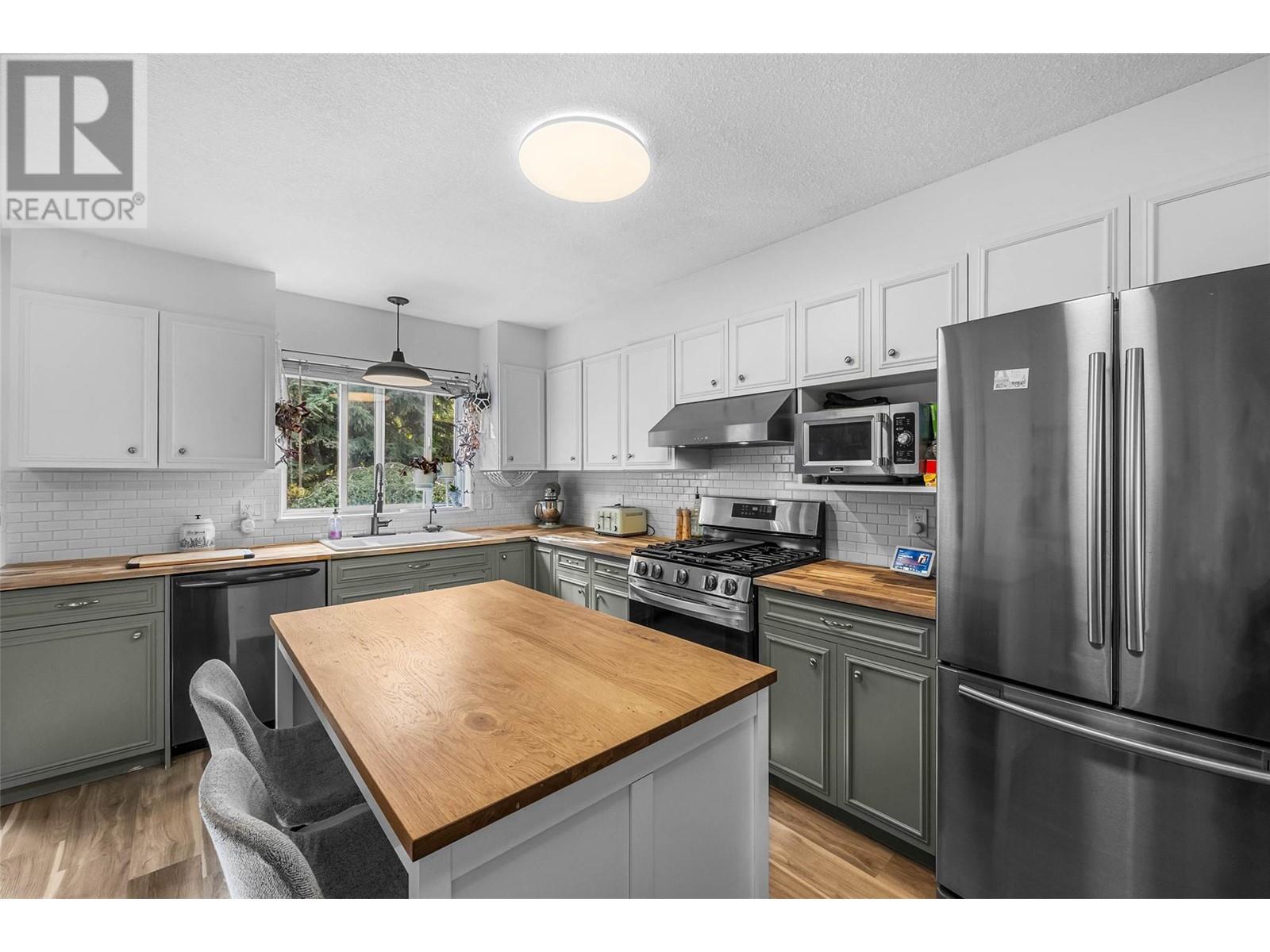 2084 Robson Place Unit# 20, Kamloops