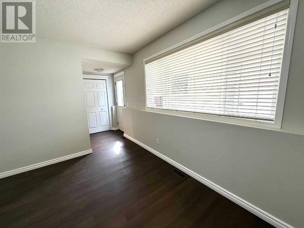 Single Family House 4 Level for Sale in  Evermeadow Road SW Evergreen Calgary 