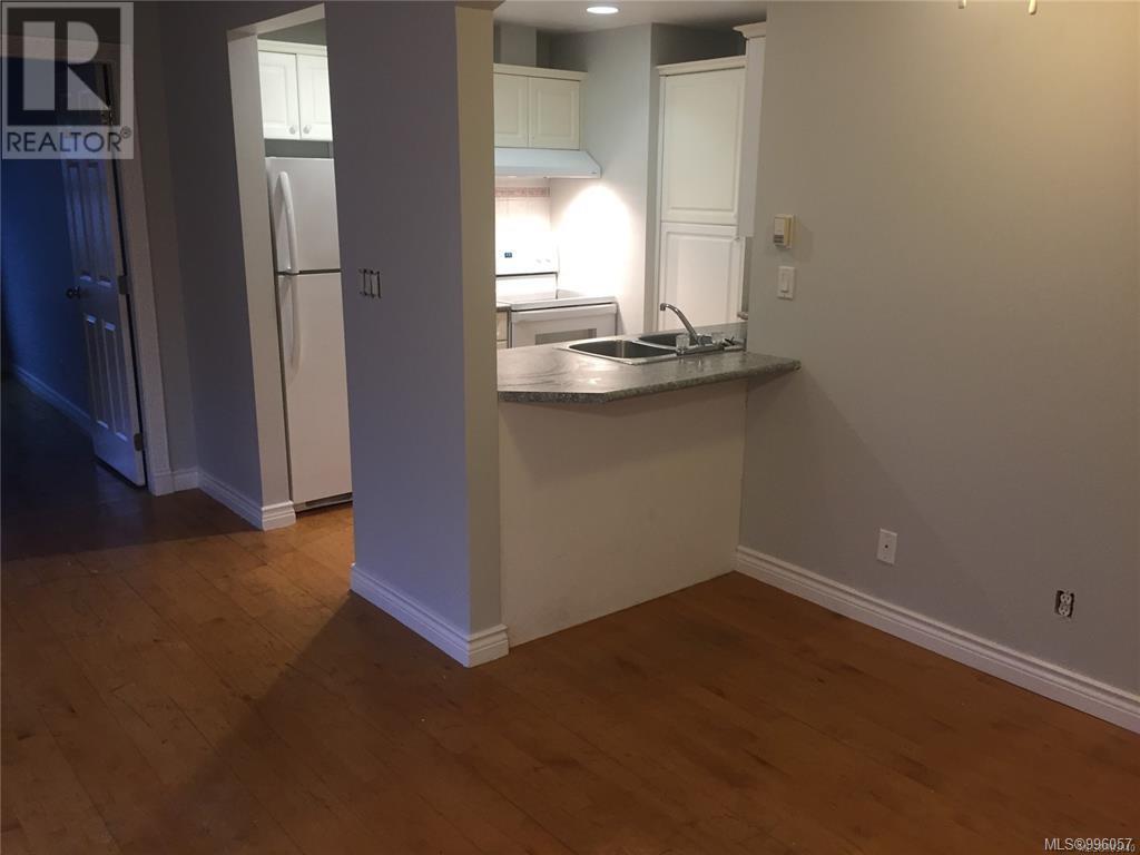 3185 Quadra St, Victoria