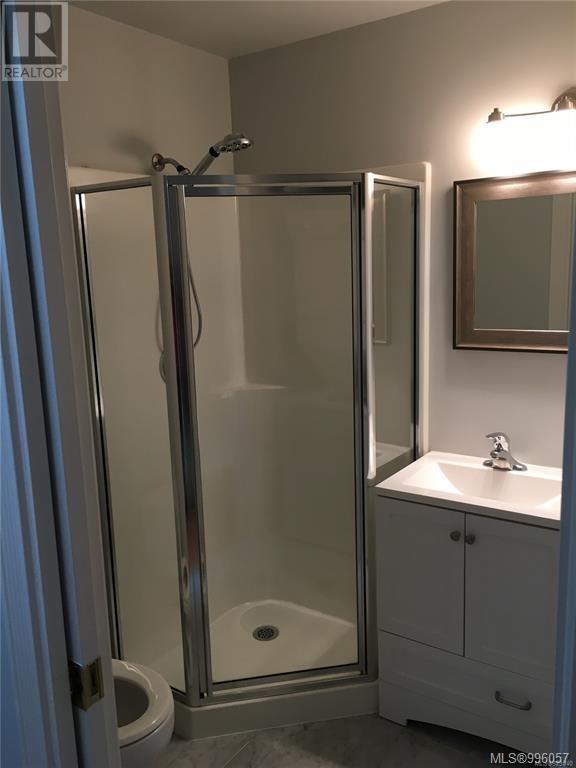 3185 Quadra St, Victoria
