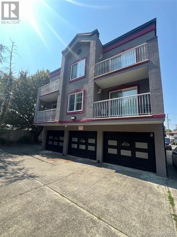 3185 Quadra St, Victoria