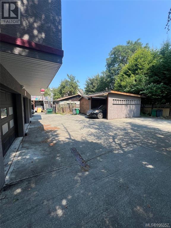 3185 Quadra St, Victoria