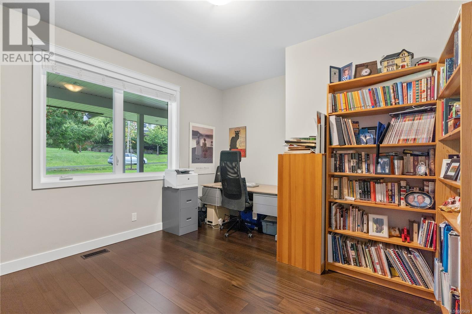  11329 Hummingbird Place, North Saanich