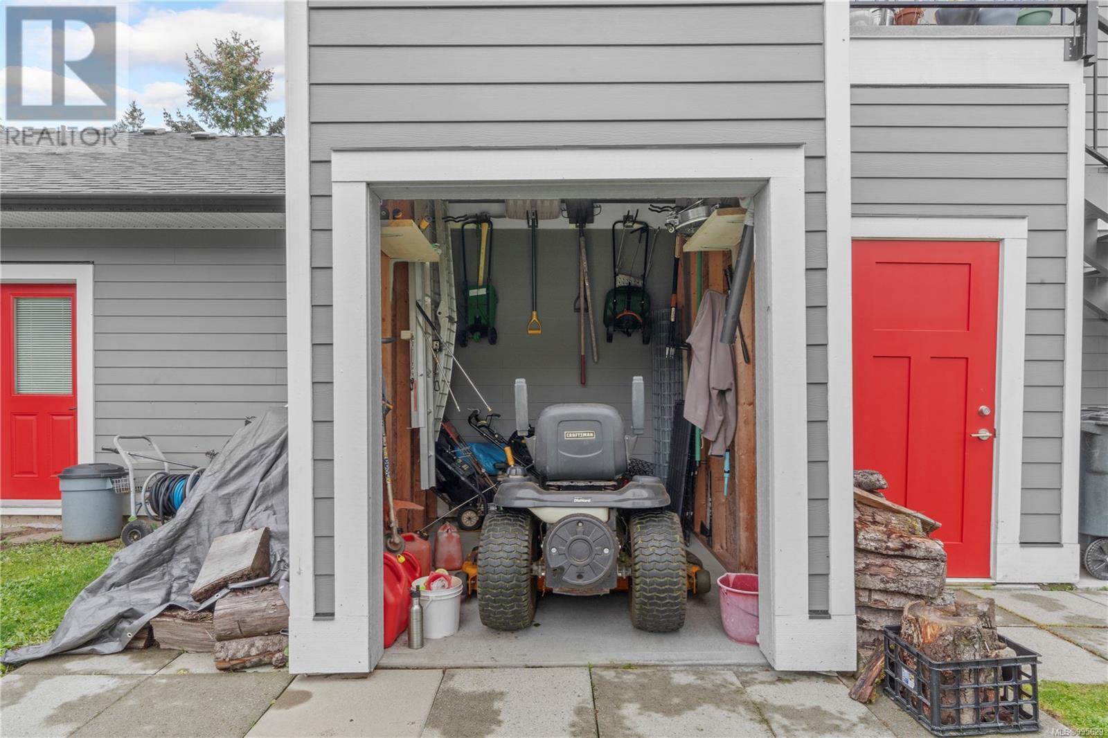  11329 Hummingbird Place, North Saanich