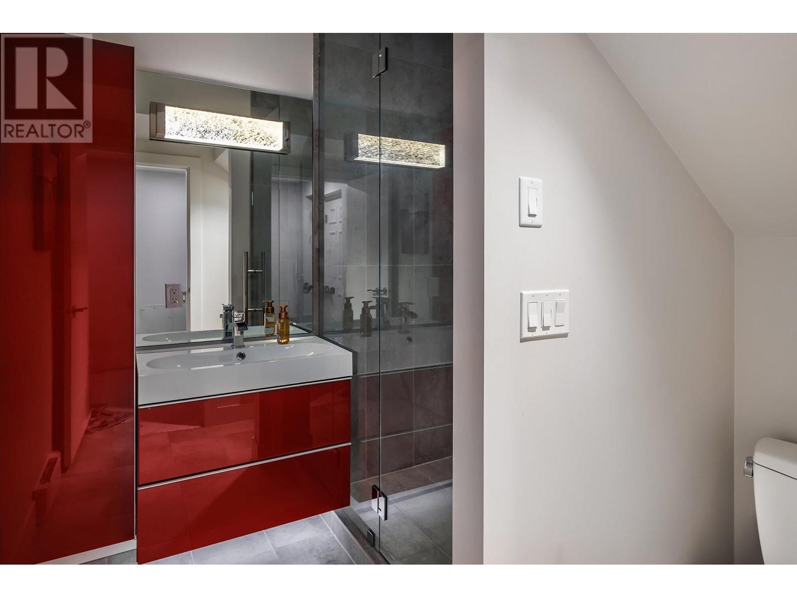 113 1156 Sunset Drive, Kelowna