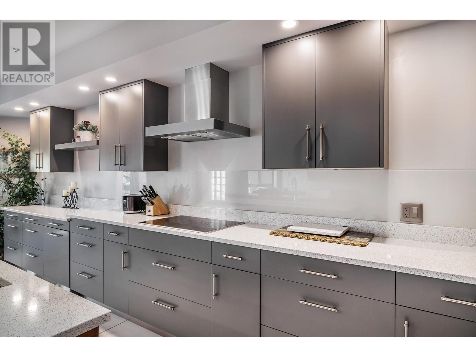 113 1156 Sunset Drive, Kelowna