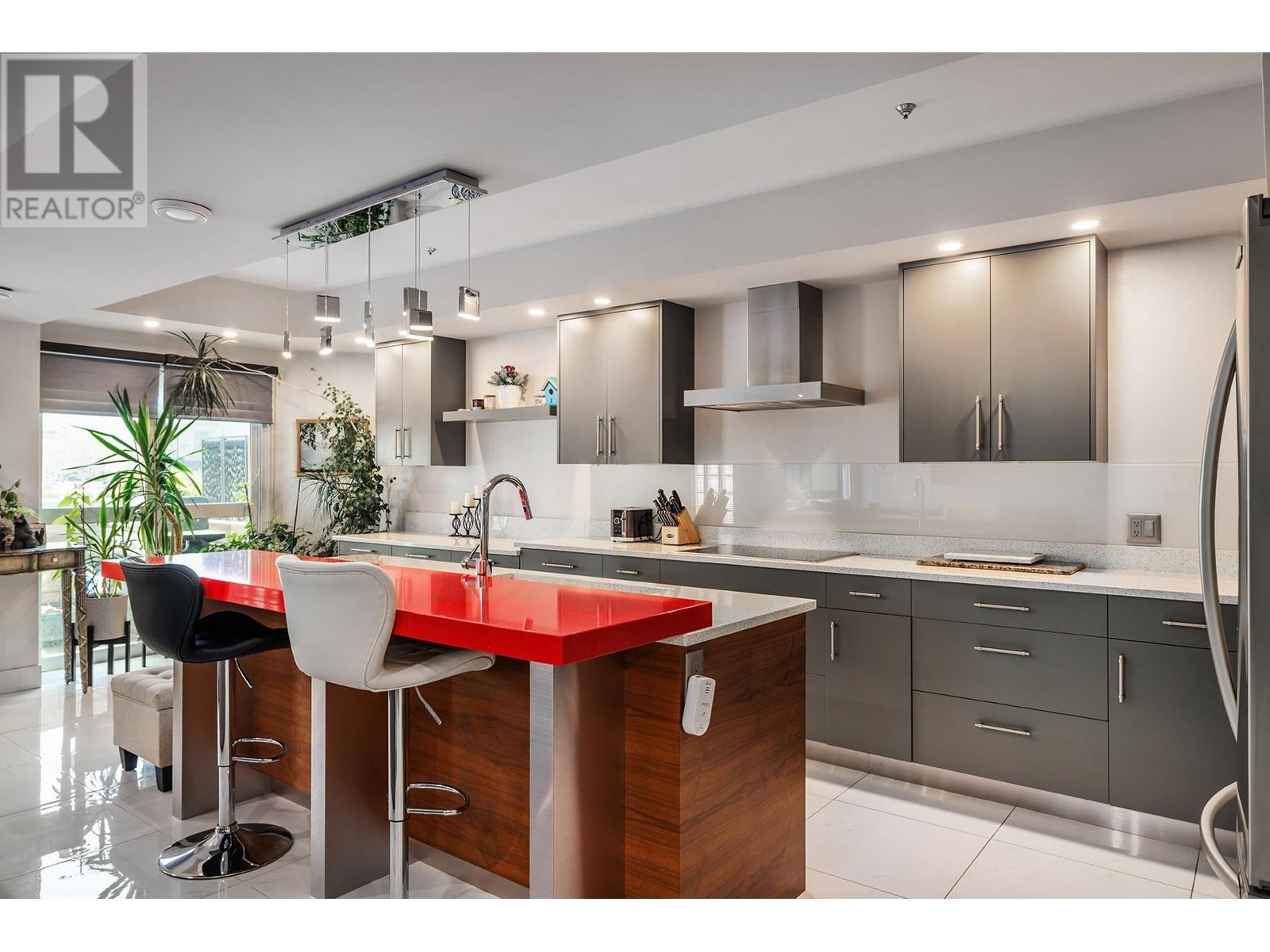 113 1156 Sunset Drive, Kelowna