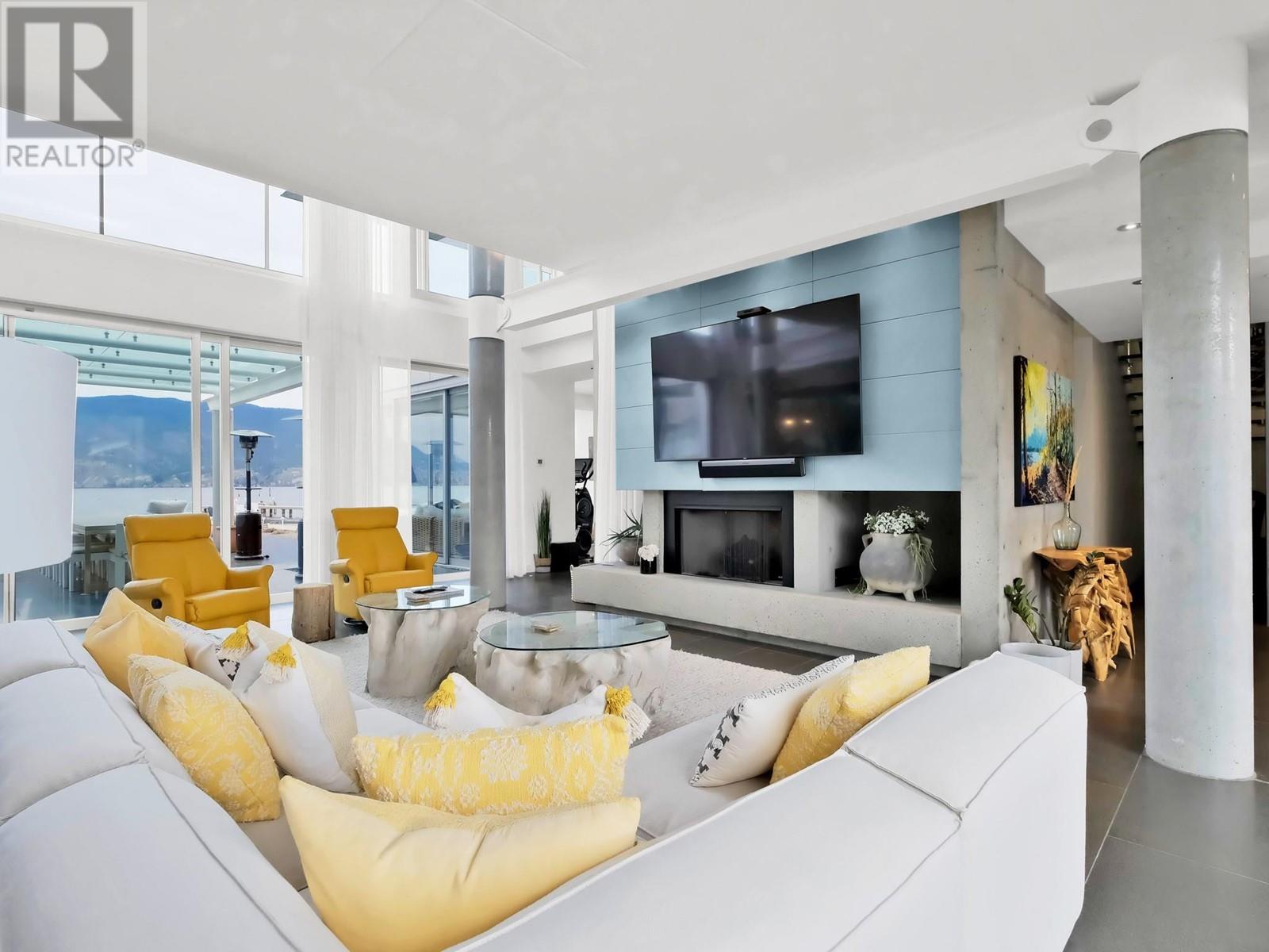 2550 Landry Crescent, Summerland