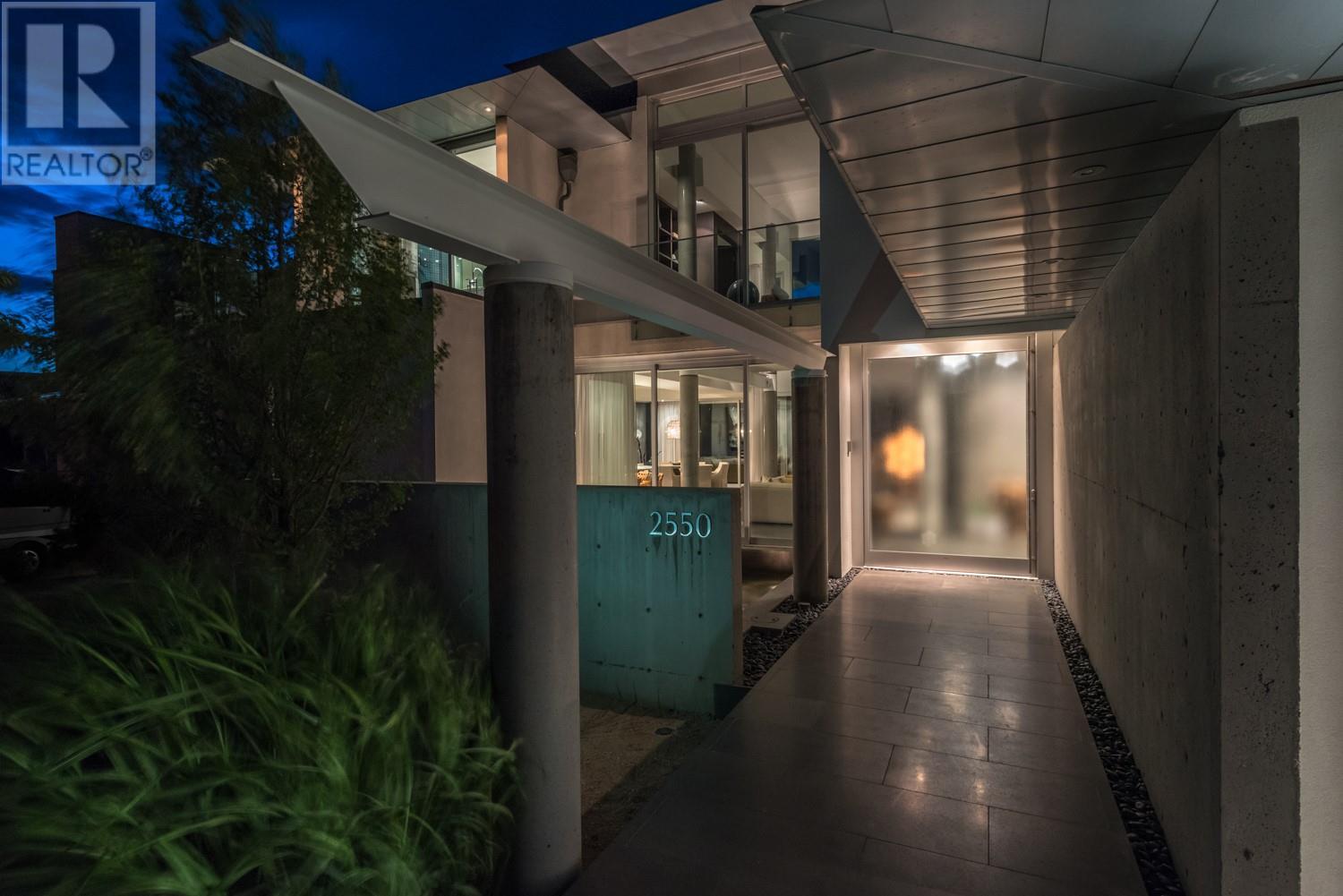 2550 Landry Crescent, Summerland