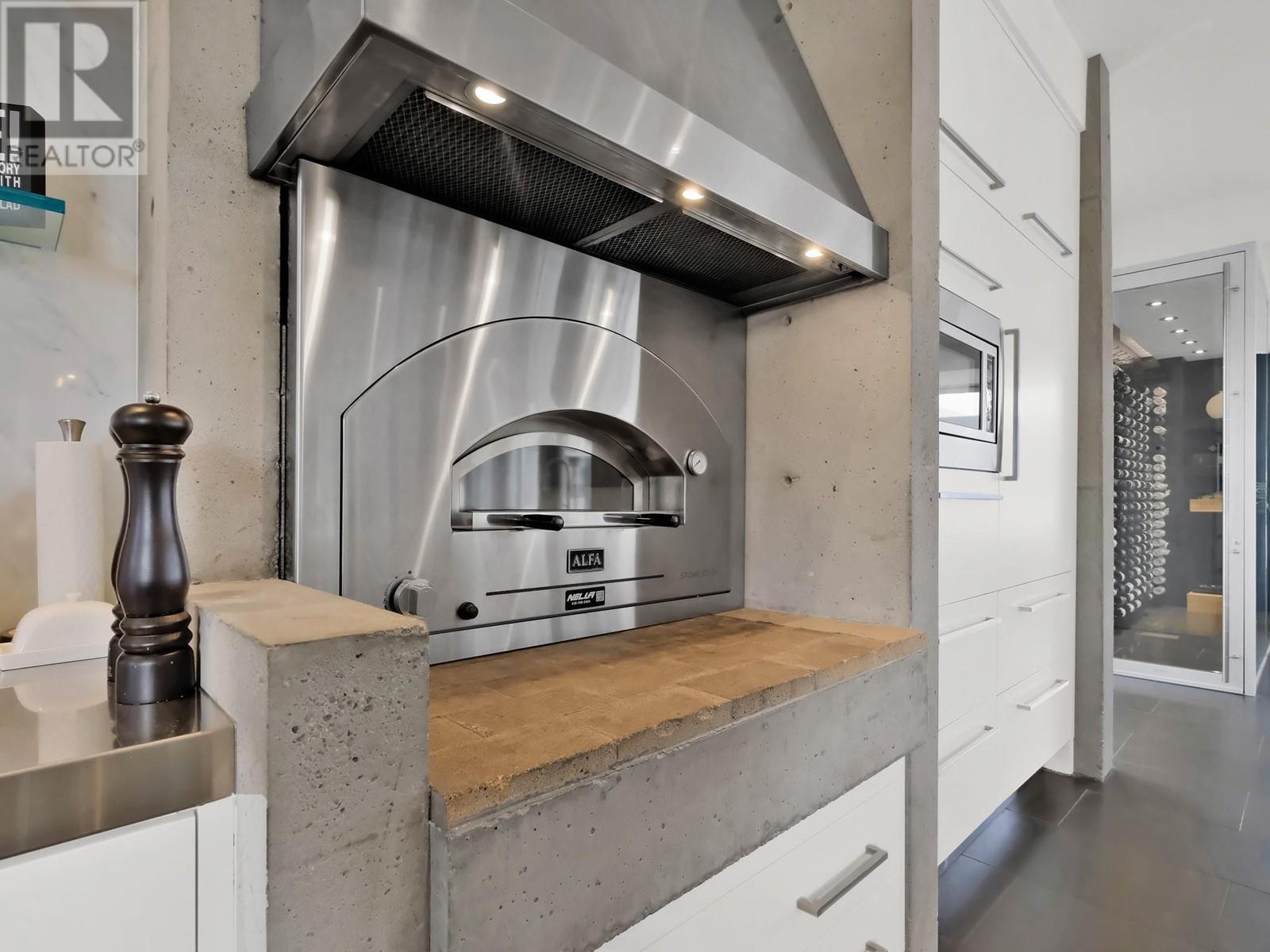 2550 Landry Crescent, Summerland
