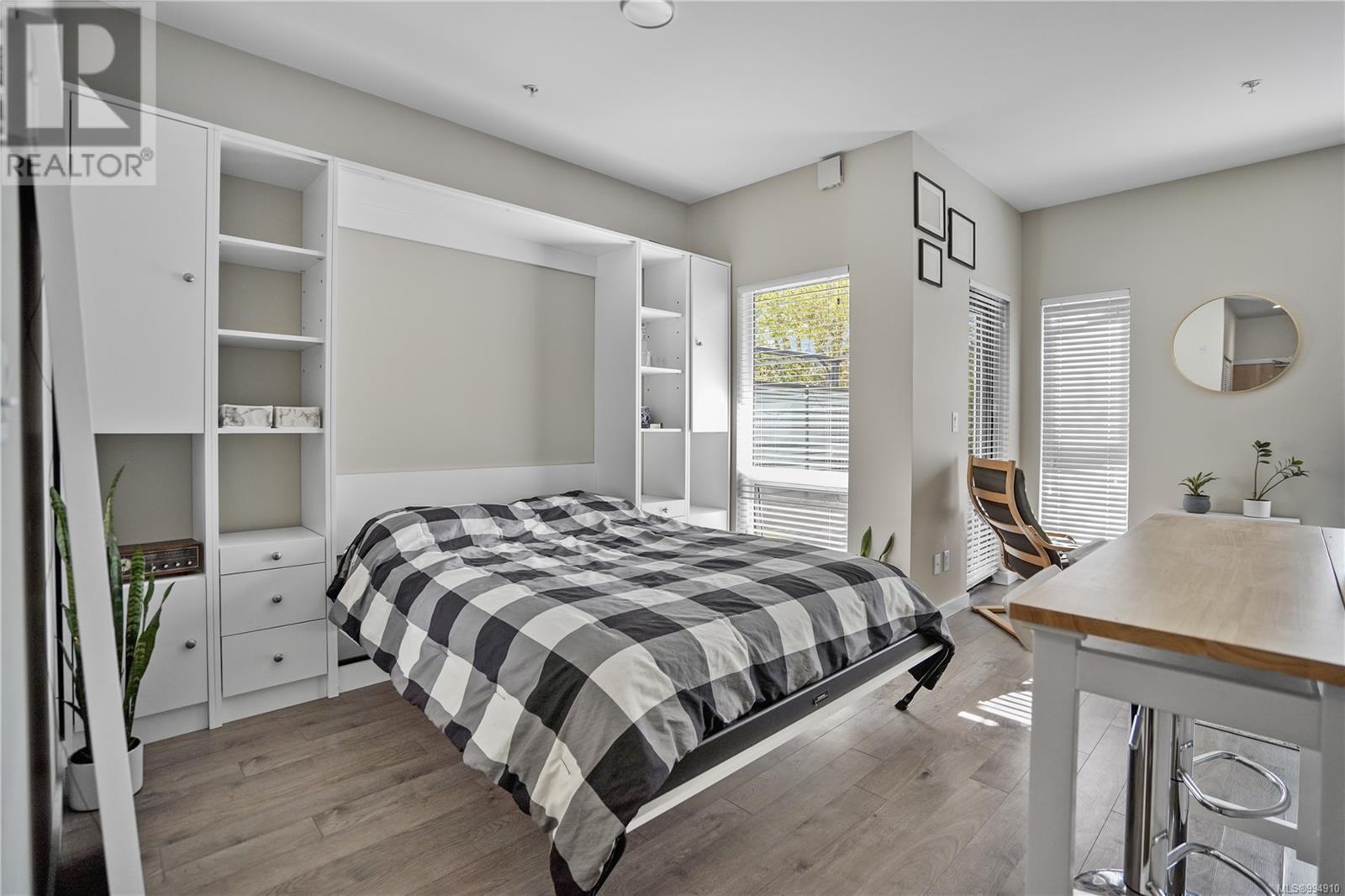 Photo 12 of 201 767 Tyee Rd, Victoria BC