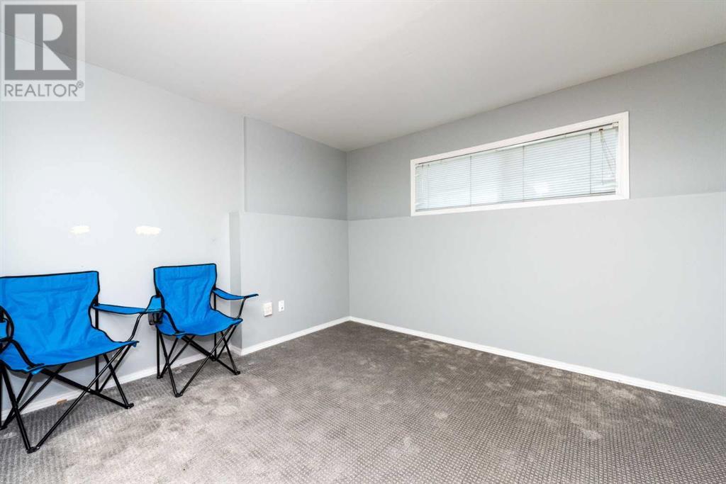 Single Family House Bi-level for Sale in  Anaheim Circle NE Monterey Park Calgary 