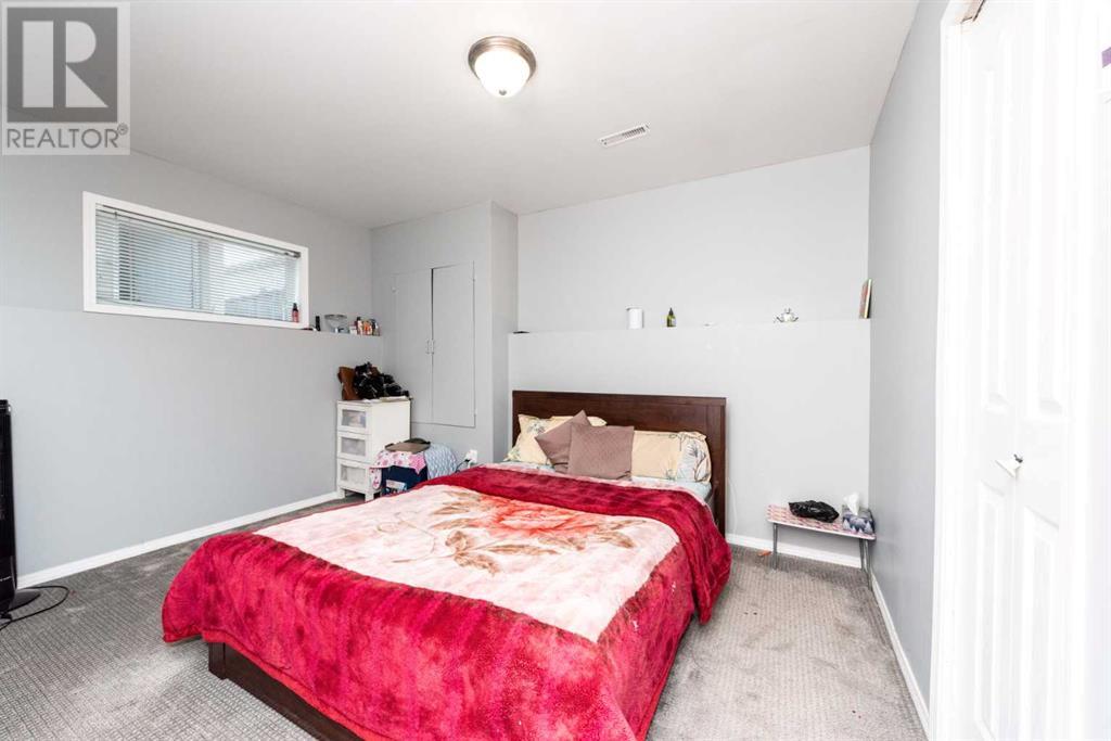 Single Family House Bi-level for Sale in  Anaheim Circle NE Monterey Park Calgary 