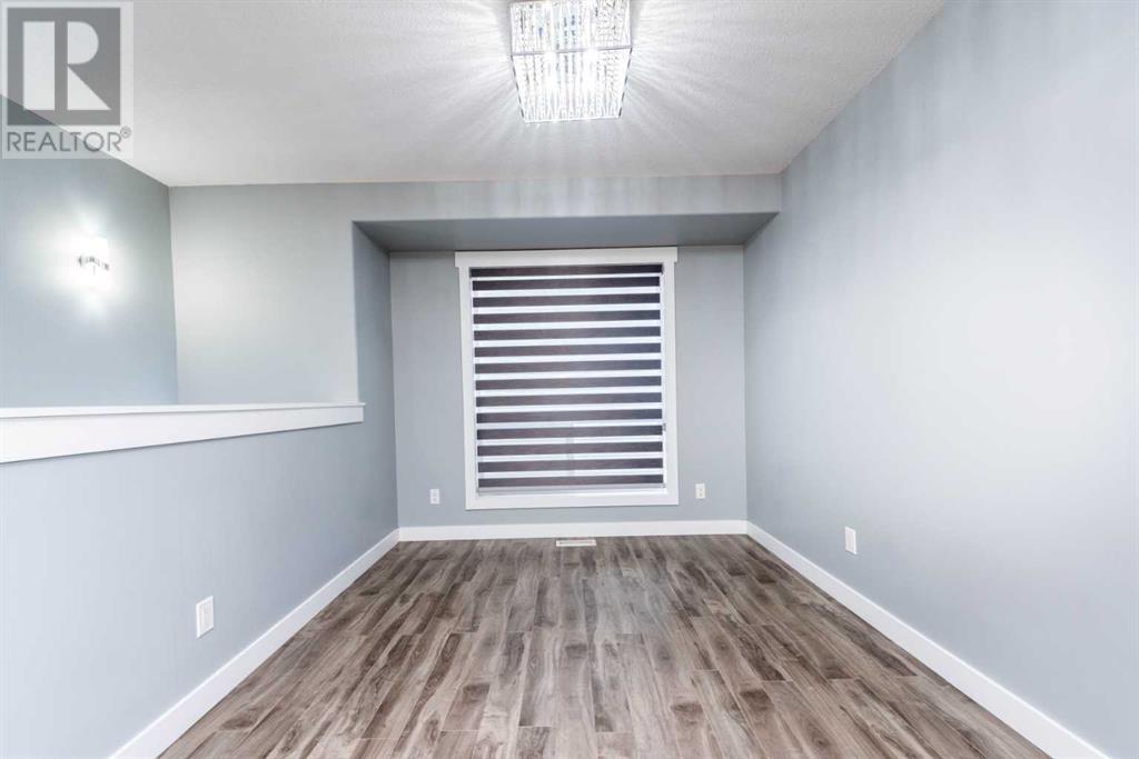 Single Family House Bi-level for Sale in  Anaheim Circle NE Monterey Park Calgary 