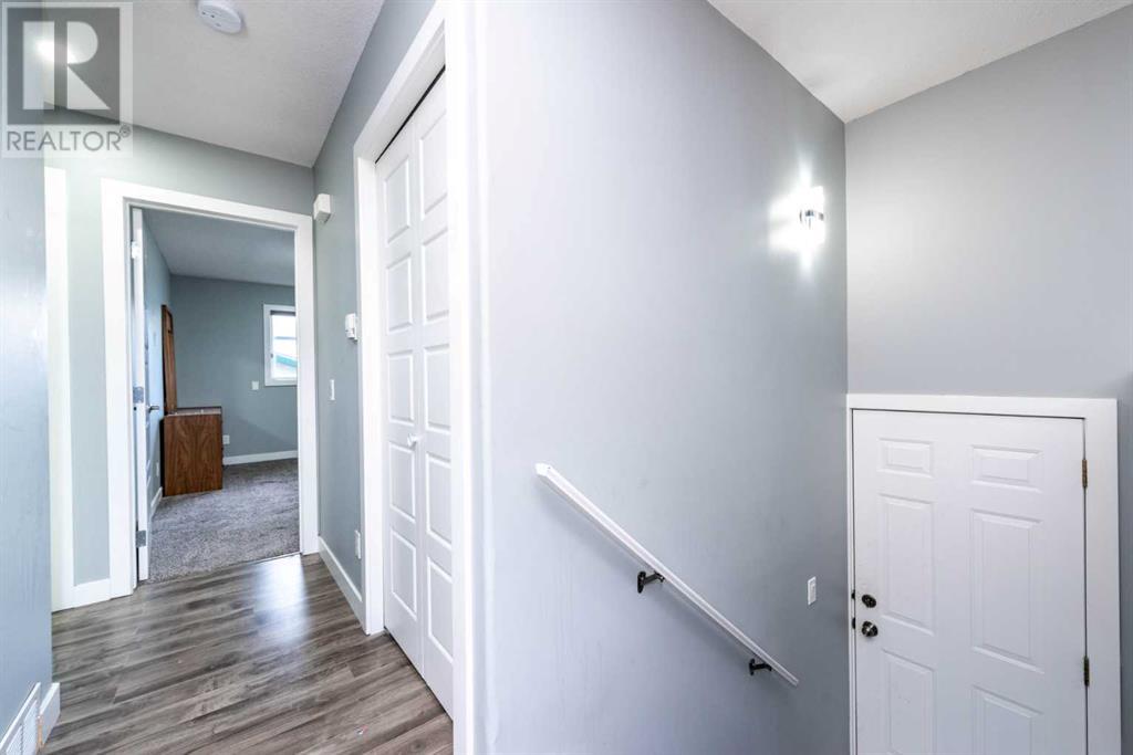 Single Family House Bi-level for Sale in  Anaheim Circle NE Monterey Park Calgary 